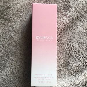 Kylie Skin Foaming Face Wash
